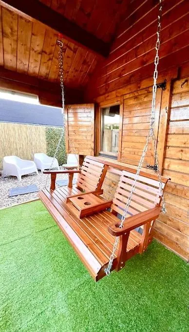 Cozy Chalet With Garden And Jacuzzi Near Amsterdam Vijfhuizen 0*,